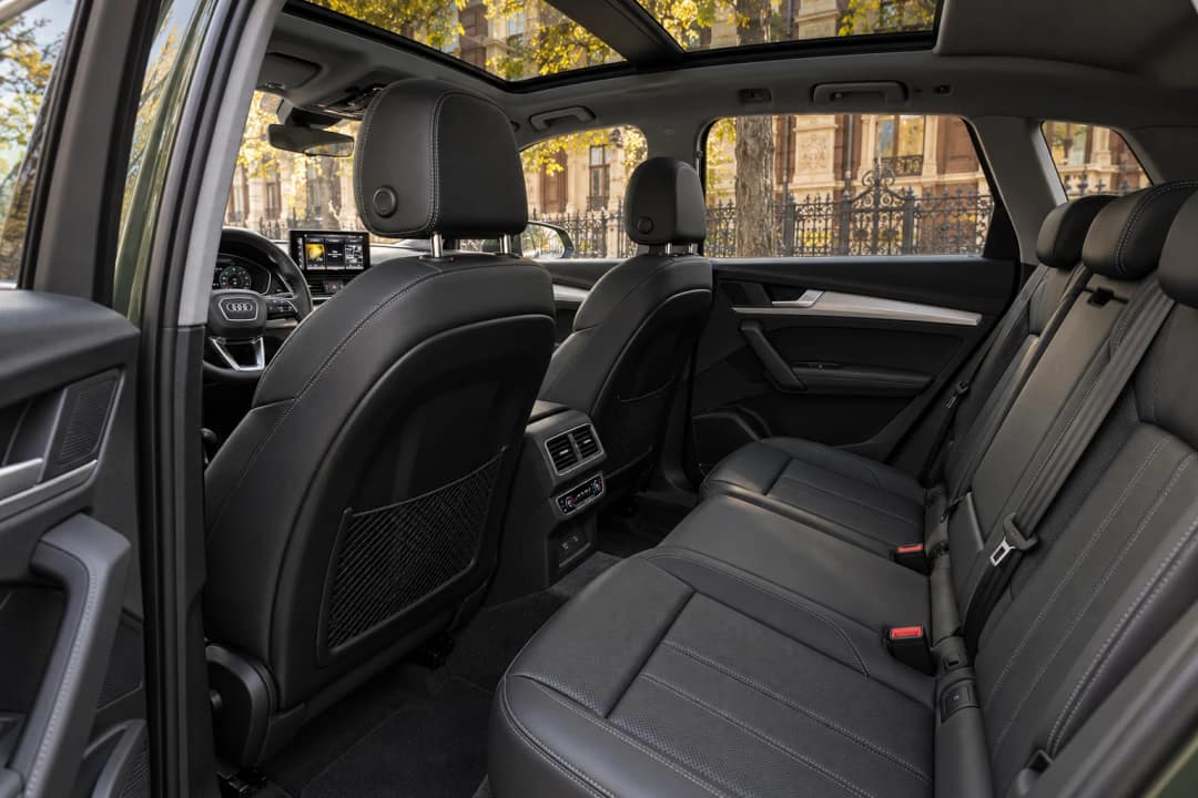 Audi Q5 в оренду у Києві&nbsp;— задній ряд