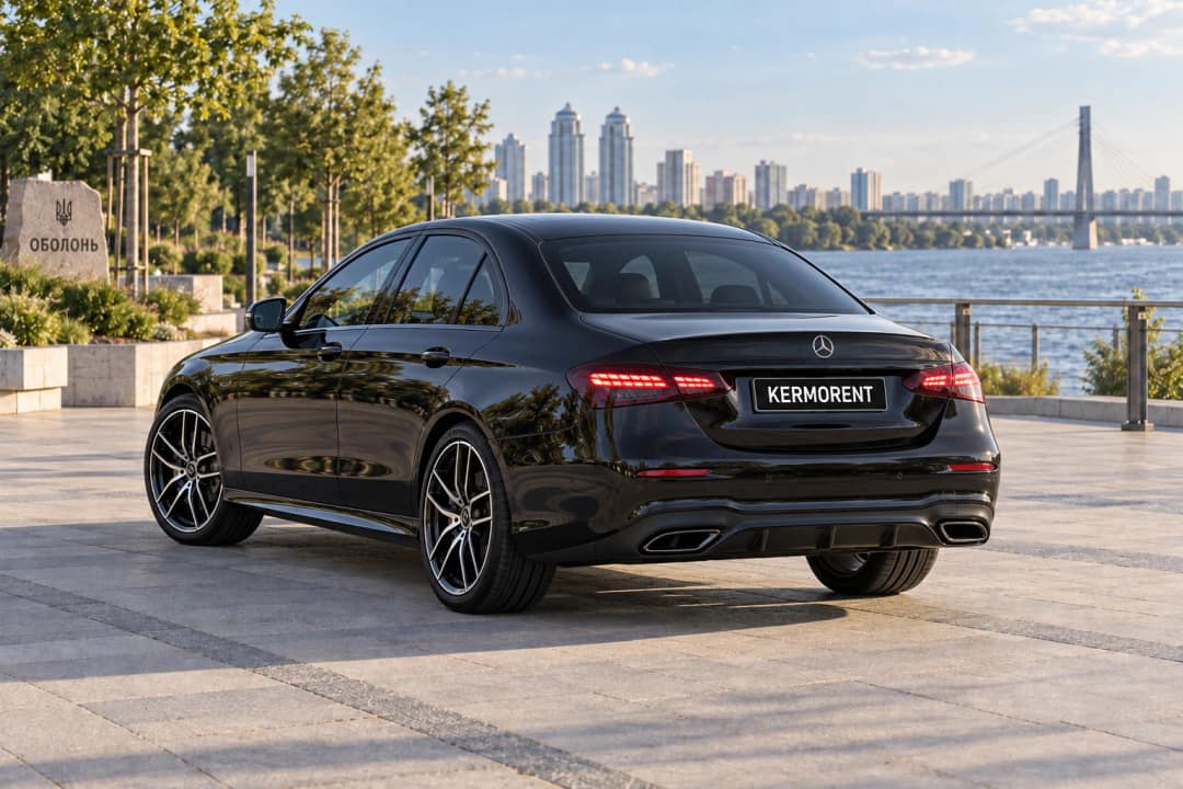 Mercedes E350 в оренду у Києві&nbsp;— вигляд ззаду