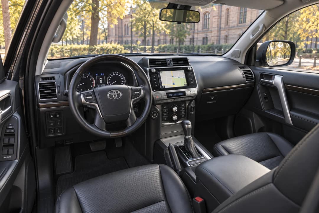 Toyota Prado 150 for rent in Kyiv — interior, front seats