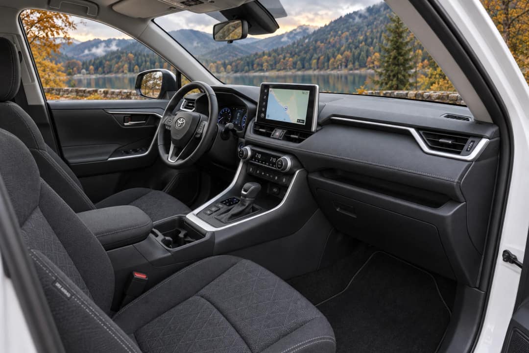Toyota RAV4 в оренду у Києві&nbsp;— салон, передній ряд