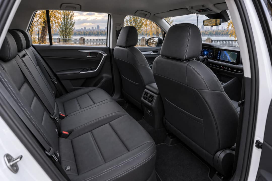 VW Golf в оренду у Києві&nbsp;— задній ряд