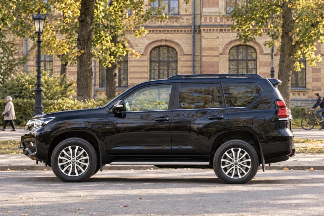 Toyota Prado 150 for rent in Kyiv — side view